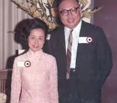 新鸿基地产董事【新鸿基地产大股东】