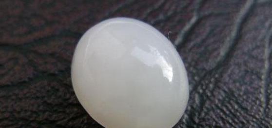 羊脂玉鉴别最简单方法【羊脂玉的快速鉴定方法】