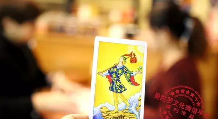 爱玩塔罗牌的女生【为什么女生喜欢用塔罗牌】