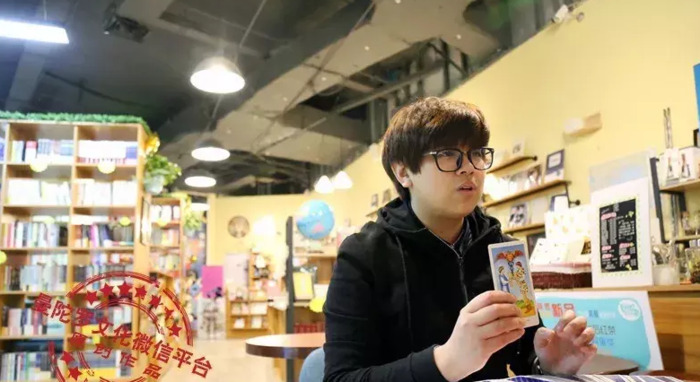 爱玩塔罗牌的女生【为什么女生喜欢用塔罗牌】