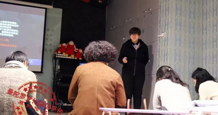 爱玩塔罗牌的女生【为什么女生喜欢用塔罗牌】