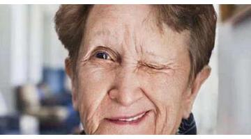 右眼下眼睑一直跳吉凶【左眼下眼睑跳动是什么预兆女】