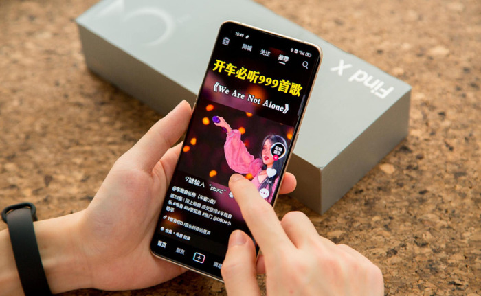 素皮和玻璃哪个后盖好【素皮版是什么意思】