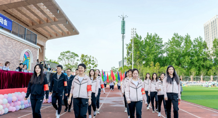 赞美孩子运动会的说说上海南京路附近有什么好玩的地【家长赞美孩子运动会的说说】