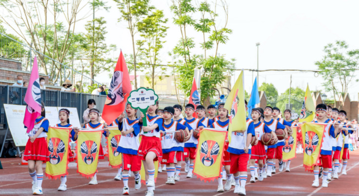 赞美孩子运动会的说说上海南京路附近有什么好玩的地【家长赞美孩子运动会的说说】