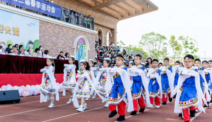 赞美孩子运动会的说说上海南京路附近有什么好玩的地【家长赞美孩子运动会的说说】