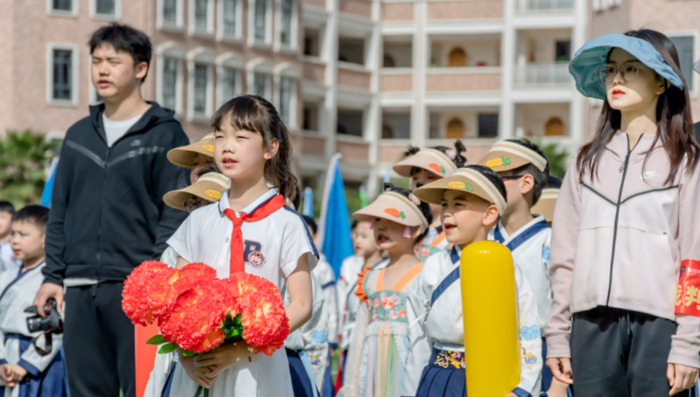 赞美孩子运动会的说说上海南京路附近有什么好玩的地【家长赞美孩子运动会的说说】