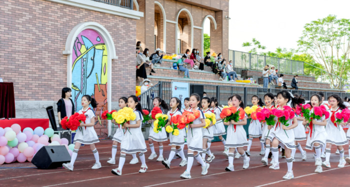 赞美孩子运动会的说说上海南京路附近有什么好玩的地【家长赞美孩子运动会的说说】