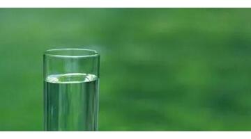 高质量的独处胜过低质量的社交英文【高质量的独处胜过低质量的社交下一句】