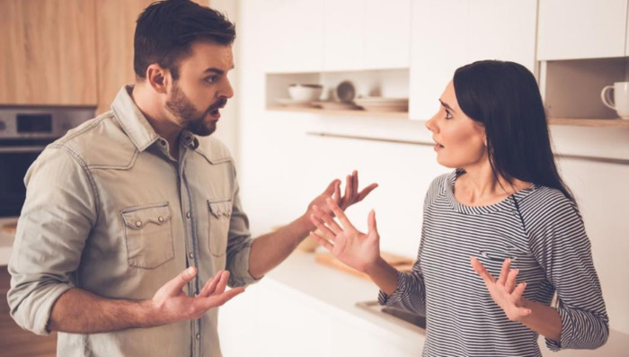 梦中与人发生激烈争吵打架【梦中与人发生激烈争吵8岁不会说话是什么原因】