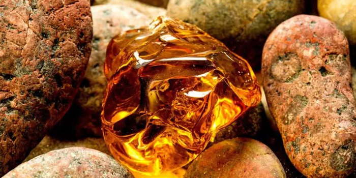 花珀佩戴功效与作用价格【花珀的功效与作用是什么,佩戴花珀的好处有哪些】