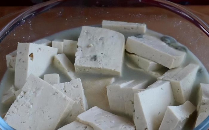 家庭自制发酵臭豆腐霉豆腐怎么发酵【家庭自制发酵臭豆腐过程】