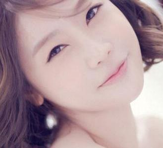 女人右肩头有痣命好【女人右侧肩膀有痣命好】