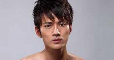 女人右肩头有痣命好【女人右侧肩膀有痣命好】