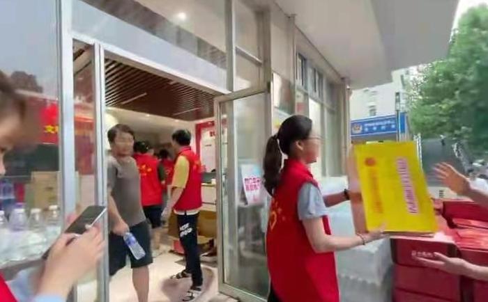 大学生志愿者服务经历简述100字【志愿者工作经历100字】