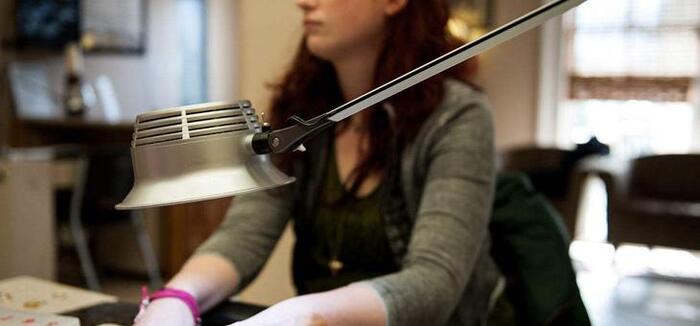 卸美甲多少钱有甲片【卸美甲多少钱家常办法】