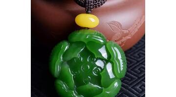 碧玉好还是和田白玉好【和田碧玉和翡翠哪个好啊】