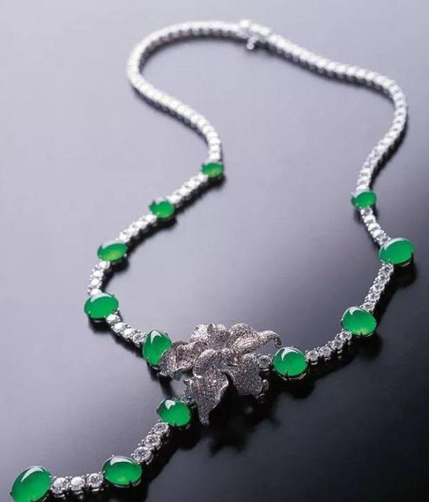 碧玉好还是和田白玉好【和田碧玉和翡翠哪个好啊】