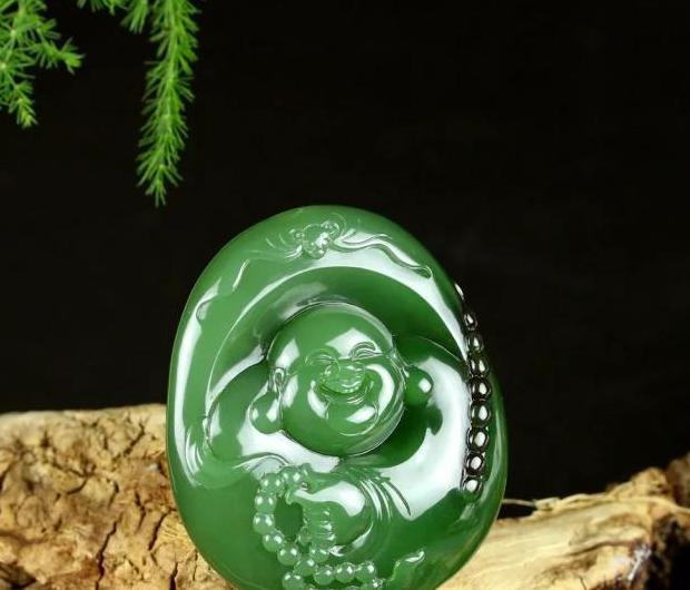 碧玉好还是和田白玉好【和田碧玉和翡翠哪个好啊】