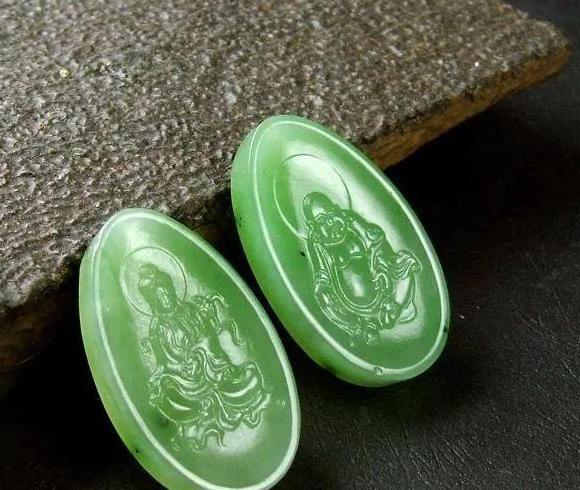 碧玉好还是和田白玉好【和田碧玉和翡翠哪个好啊】