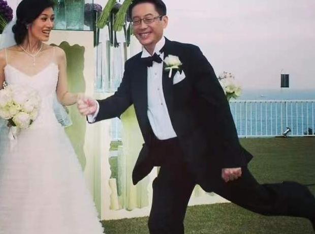 wecouture恋与制作人婚纱价格表【wecouture婚纱】