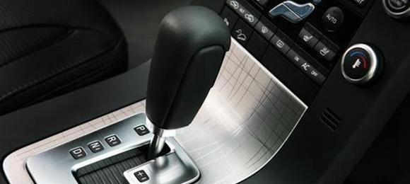 l和r哪个是左右【l和r在汽车上是什么意思】