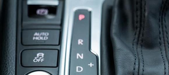 l和r哪个是左右【l和r在汽车上是什么意思】