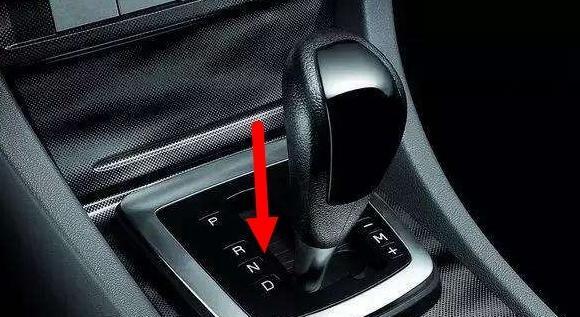 l和r哪个是左右【l和r在汽车上是什么意思】