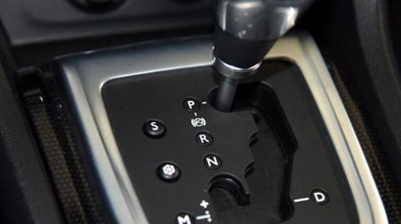 l和r哪个是左右【l和r在汽车上是什么意思】