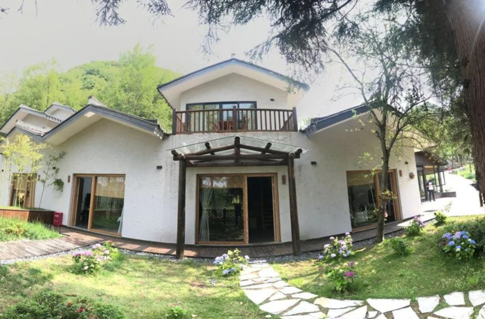 百里杜鹃附近【百里杜鹃风景名胜区住哪里好】