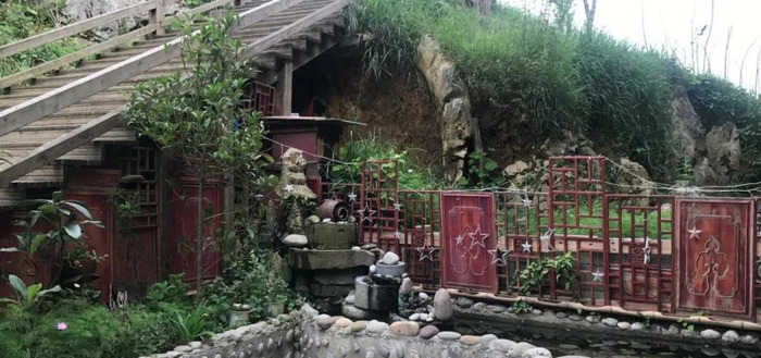 百里杜鹃附近【百里杜鹃风景名胜区住哪里好】
