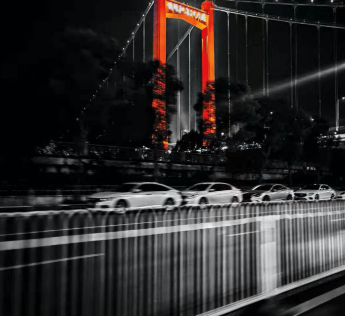 公交车窗外图片【女生夜晚手伸出车窗外图片】