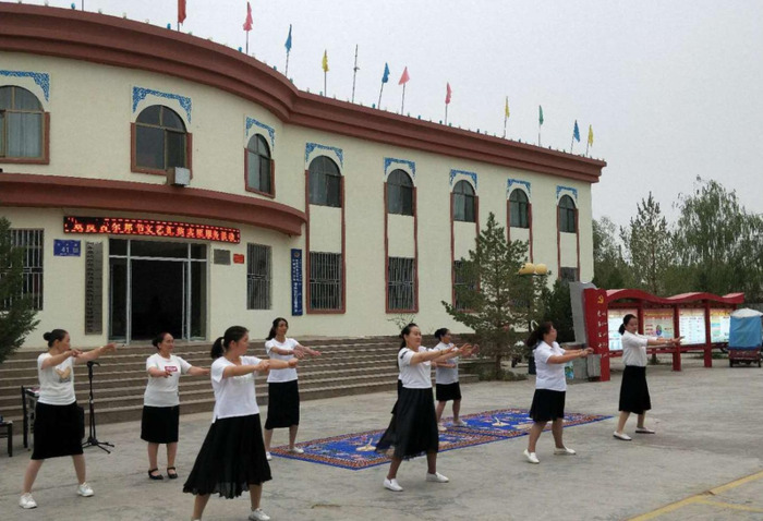 我们的欢乐大家庭【欢乐大家庭歌曲】