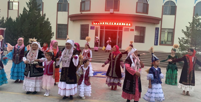 我们的欢乐大家庭【欢乐大家庭歌曲】