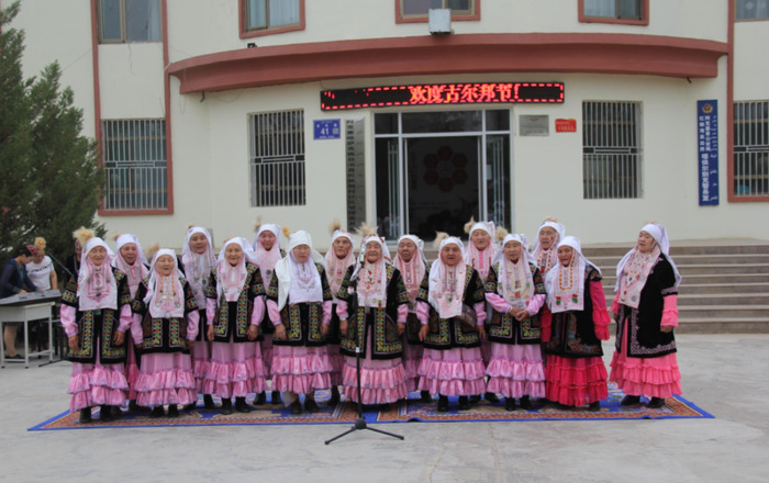 我们的欢乐大家庭【欢乐大家庭歌曲】