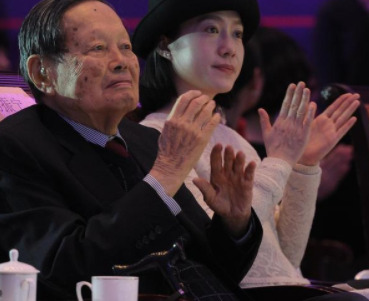 翁帆和杨振宁有孩子么【杨振宁和翁帆有孩子】