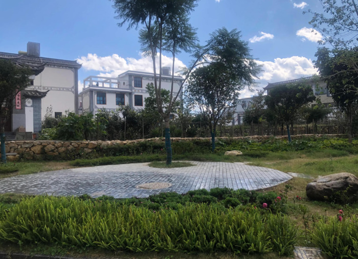 左右为难的情景描写小片段【左右为难的情景描写小片段200字】