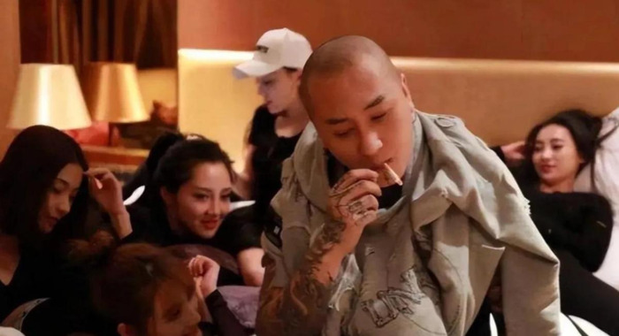 网红方丈媳妇【网红方丈赌博输了多少】