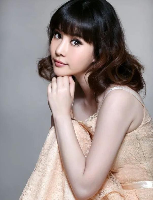 谁抢了侯耀文的老婆【侯耀文几个老婆】