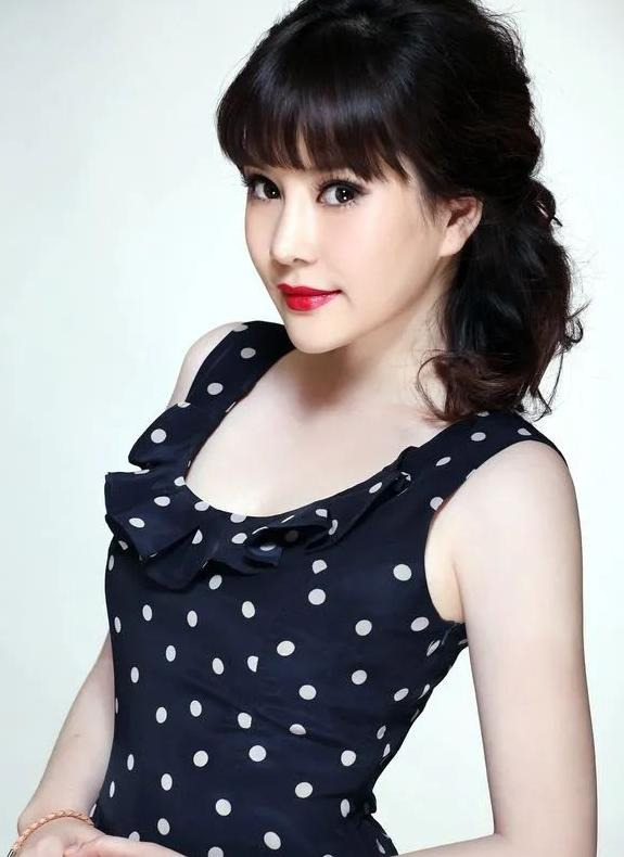 谁抢了侯耀文的老婆【侯耀文几个老婆】