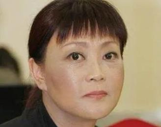 谁抢了侯耀文的老婆【侯耀文几个老婆】