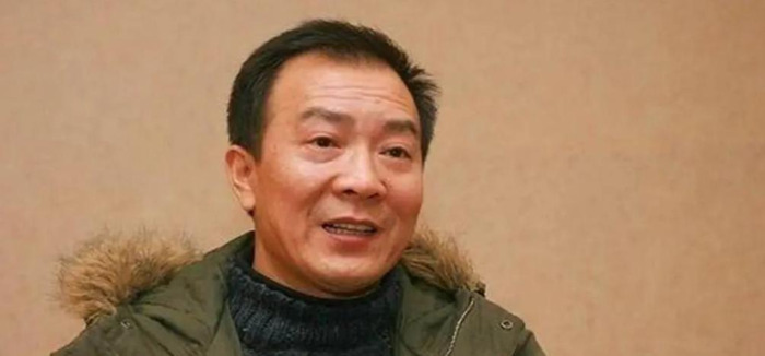 谁抢了侯耀文的老婆【侯耀文几个老婆】