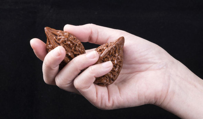 文玩核桃的变色过程【核桃变色的几个阶段图】