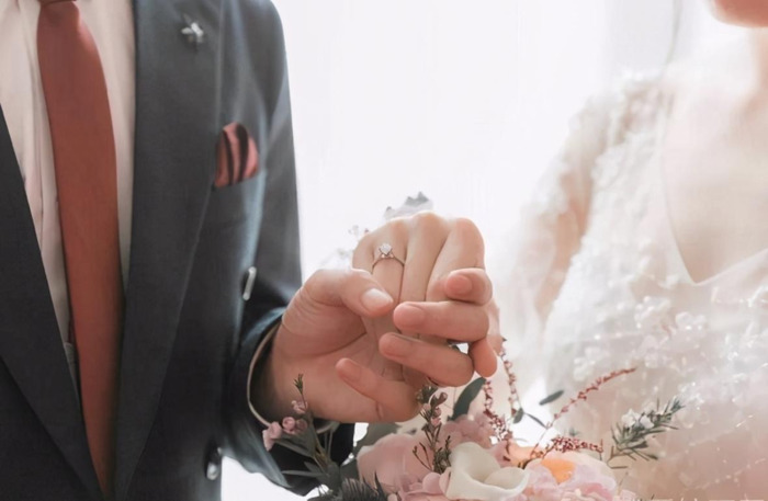 表达爱意的刻字8字【表达爱意的刻字念】