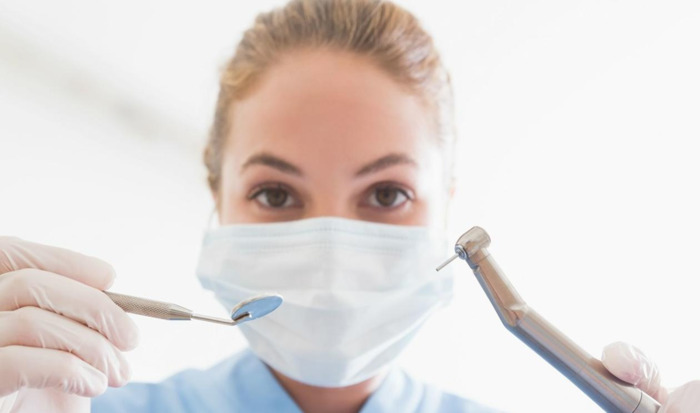 打哈欠下巴错位自救手法【打哈欠下巴经常错位怎么办】