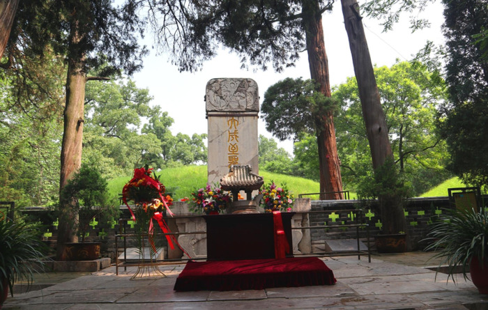 携子抱孙坟墓设计图纸【孔子携子抱孙图】