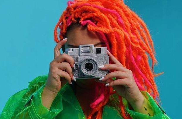 骂人藏头诗你是白痴【骂人藏头诗藏尾诗】