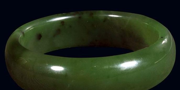 新疆和田玉籽料与俄籽料区别【和田碧玉新疆料和俄料的区别】