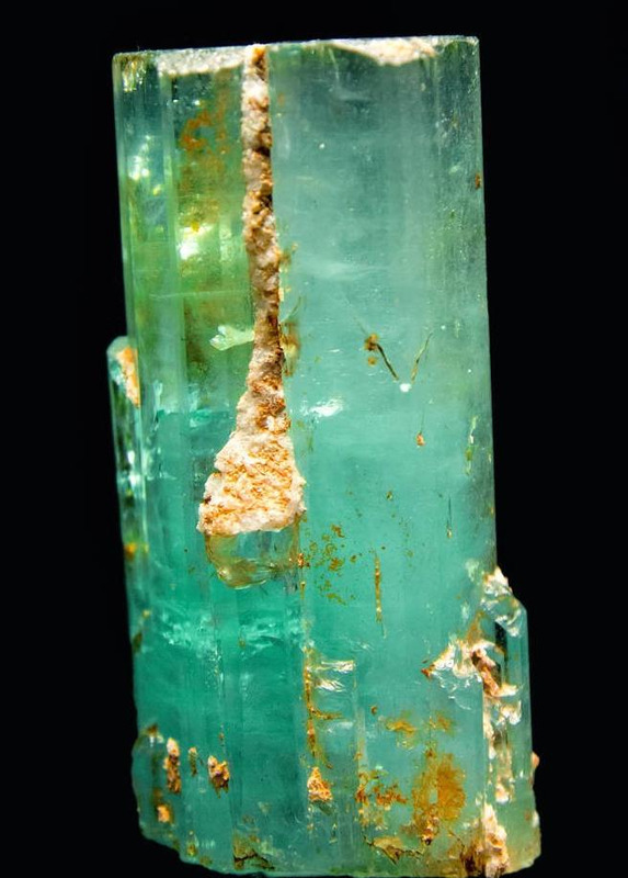 新疆和田玉籽料与俄籽料区别【和田碧玉新疆料和俄料的区别】