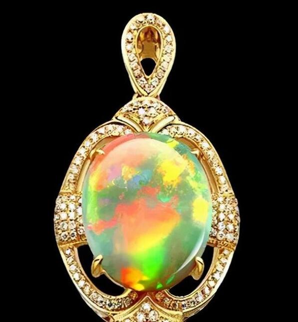 新疆和田玉籽料与俄籽料区别【和田碧玉新疆料和俄料的区别】